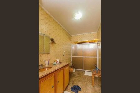 Casa para alugar com 374m², 3 quartos e 4 vagas Casa para alugar com 374m², 3 quartos e 4 vagasBanheiro 3