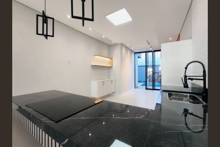 Casa de condomínio para alugar com 160m², 3 quartos e 4 vagas Casa de condomínio para alugar com 160m², 3 quartos e 4 vagasCozinha