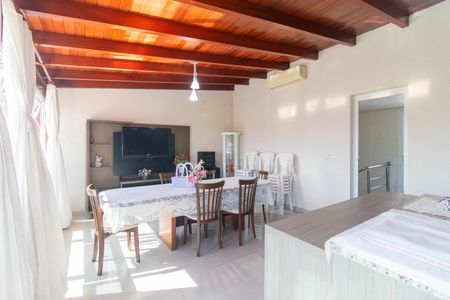 Casa à venda com 250m², 3 quartos e 2 vagasChurrasqueira