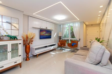 Sala de casa à venda com 3 quartos, 250m² em Hípica, Porto Alegre