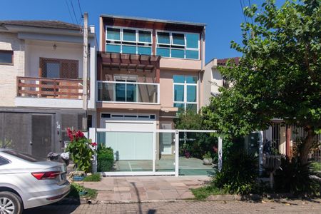Casa à venda com 250m², 3 quartos e 2 vagasFachada