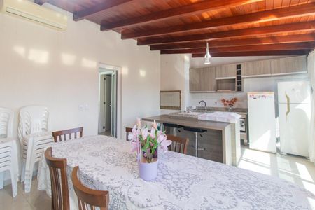 Casa à venda com 250m², 3 quartos e 2 vagasChurrasqueira