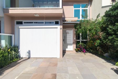 Casa à venda com 250m², 3 quartos e 2 vagasFachada