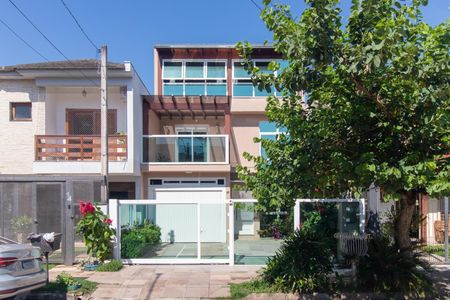 Casa à venda com 250m², 3 quartos e 2 vagasFachada