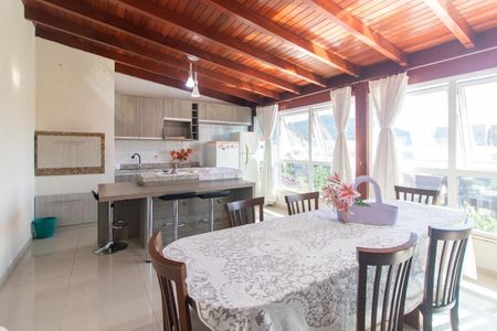 Casa à venda com 250m², 3 quartos e 2 vagasChurrasqueira