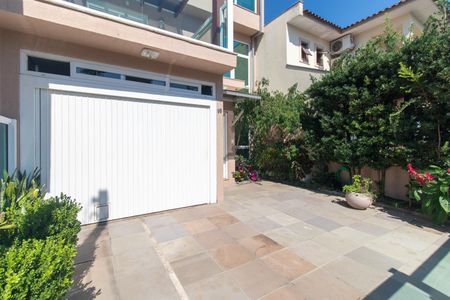 Casa à venda com 250m², 3 quartos e 2 vagasFachada