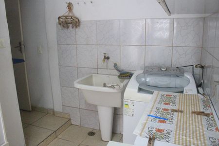 Casa à venda com 363m², 4 quartos e 2 vagasÁrea de Serviço 2