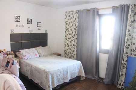 Casa à venda com 363m², 4 quartos e 2 vagasQuarto 1