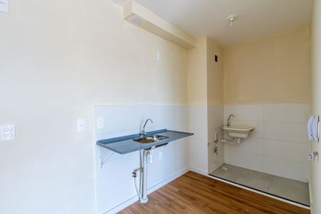 Cozinha de apartamento para alugar com 2 quartos, 37m² em Bom Retiro, São Paulo