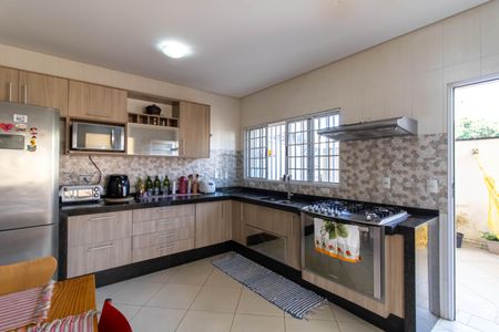 Casa à venda com 370m², 5 quartos e 8 vagasCozinha