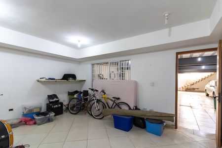 Casa à venda com 370m², 5 quartos e 8 vagasSuíte Externa