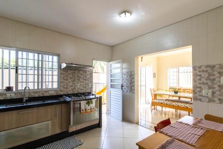 Casa à venda com 370m², 5 quartos e 8 vagasCozinha