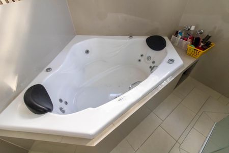 Casa à venda com 370m², 5 quartos e 8 vagasSuíte 1