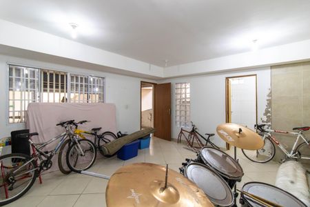 Casa à venda com 370m², 5 quartos e 8 vagasSuíte Externa