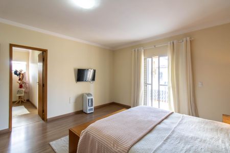 Casa à venda com 370m², 5 quartos e 8 vagasSuíte 1