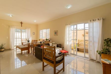 Sala de casa à venda com 5 quartos, 370m² em Parque Santo Antonio, Guarulhos