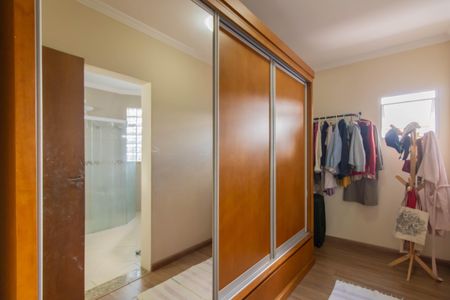 Casa à venda com 370m², 5 quartos e 8 vagasSuíte 1