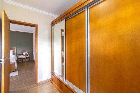 Casa à venda com 370m², 5 quartos e 8 vagasSuíte 1