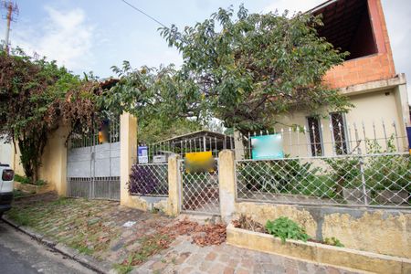 Casa para alugar com 65m², 2 quartos e 2 vagasFachada