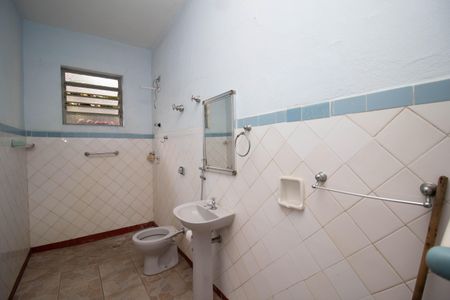 Casa para alugar com 65m², 2 quartos e 2 vagasBanheiro