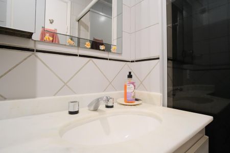 Apartamento à venda com 73m², 3 quartos e 2 vagasBanheiro da Suíte