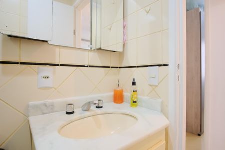 Apartamento à venda com 73m², 3 quartos e 2 vagasBanheiro Social