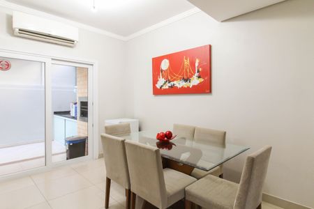 Casa para alugar com 155m², 4 quartos e 2 vagasSala