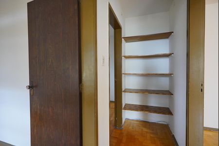 Cozinha  de apartamento à venda com 2 quartos, 57m² em Medianeira, Porto Alegre