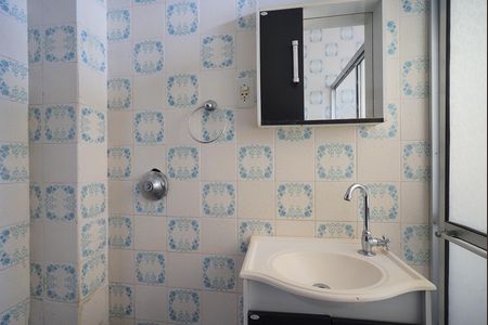 Apartamento à venda com 57m², 2 quartos e sem vaga Apartamento à venda com 57m², 2 quartos e sem vagaBanheiro