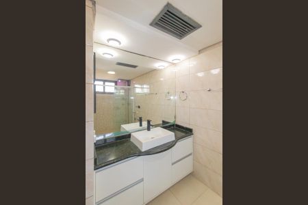 Apartamento à venda com 500m², 3 quartos e 2 vagas Apartamento à venda com 500m², 3 quartos e 2 vagasBanheiro da Suíte