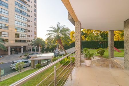 Apartamento à venda com 500m², 3 quartos e 2 vagas Apartamento à venda com 500m², 3 quartos e 2 vagasHall social