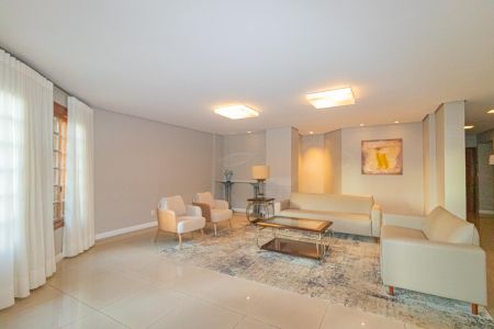 Apartamento à venda com 500m², 3 quartos e 2 vagas Apartamento à venda com 500m², 3 quartos e 2 vagasHall social