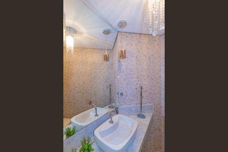 Apartamento à venda com 500m², 3 quartos e 2 vagas Apartamento à venda com 500m², 3 quartos e 2 vagasLavabo da sala