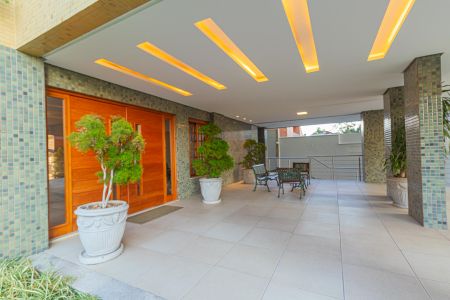 Apartamento à venda com 500m², 3 quartos e 2 vagas Apartamento à venda com 500m², 3 quartos e 2 vagasHall social