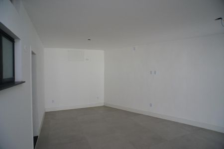 Casa de condomínio para alugar com 552m², 4 quartos e 3 vagas Casa de condomínio para alugar com 552m², 4 quartos e 3 vagasGaragem