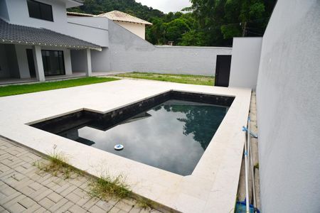 Casa de condomínio para alugar com 552m², 4 quartos e 3 vagas Casa de condomínio para alugar com 552m², 4 quartos e 3 vagasPiscina