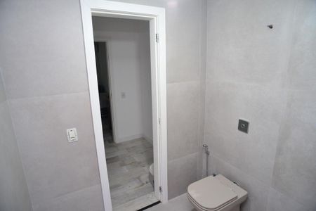 Casa de condomínio para alugar com 552m², 4 quartos e 3 vagas Casa de condomínio para alugar com 552m², 4 quartos e 3 vagasBanheiro Suíte 1