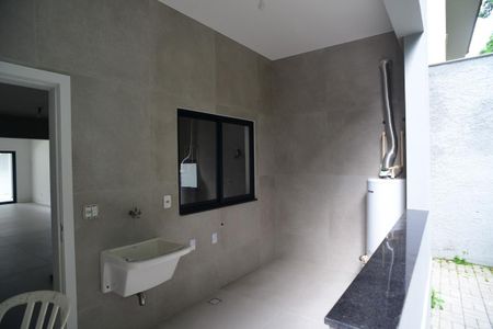 Casa de condomínio para alugar com 552m², 4 quartos e 3 vagas Casa de condomínio para alugar com 552m², 4 quartos e 3 vagasÁrea de Serviço