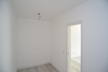 Casa de condomínio para alugar com 552m², 4 quartos e 3 vagas Casa de condomínio para alugar com 552m², 4 quartos e 3 vagasCloset Suíte 3