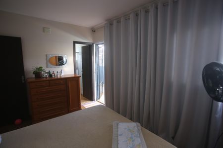 Casa à venda com 210m², 3 quartos e 2 vagasSuite2