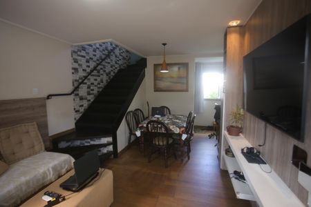 Casa à venda com 210m², 3 quartos e 2 vagasSala