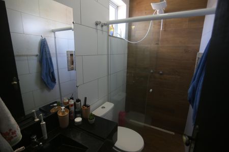Casa à venda com 210m², 3 quartos e 2 vagasBanheiro
