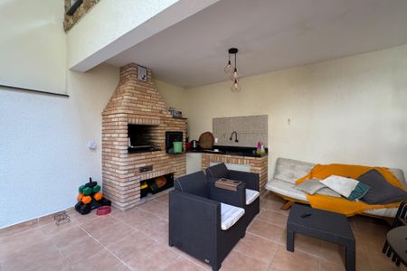 Casa para alugar com 206m², 3 quartos e 2 vagasÁrea de Churrasqueira e Serviço 