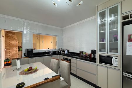 Casa para alugar com 206m², 3 quartos e 2 vagasCozinha 