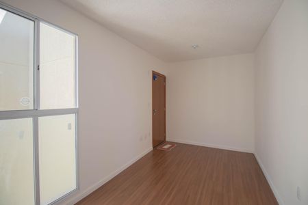 Sala de apartamento para alugar com 2 quartos, 48m² em Amendoeira, São Gonçalo