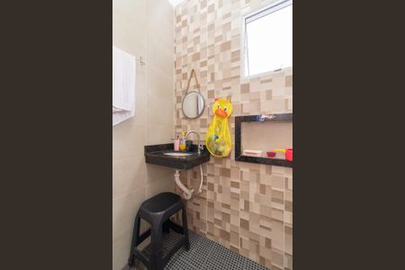 Casa à venda com 115m², 2 quartos e 3 vagasBanheiro da Suíte 1