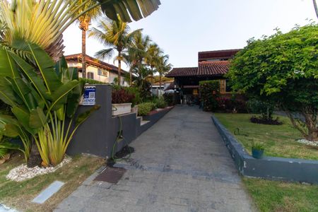 Casa de condomínio à venda com 240m², 4 quartos e 3 vagasPlaquinha 