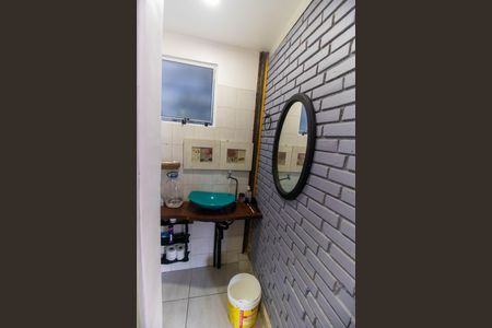 Casa de condomínio à venda com 240m², 4 quartos e 3 vagasBanheiro Externo