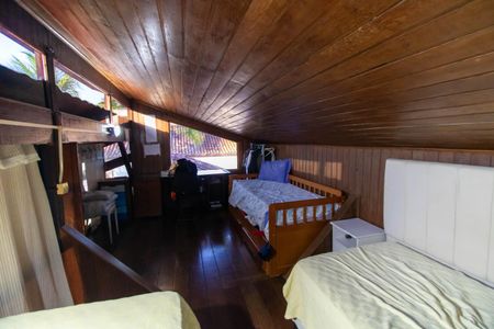 Casa de condomínio à venda com 240m², 4 quartos e 3 vagasQuarto 2