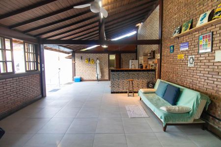 Casa de condomínio à venda com 240m², 4 quartos e 3 vagasÁrea externa